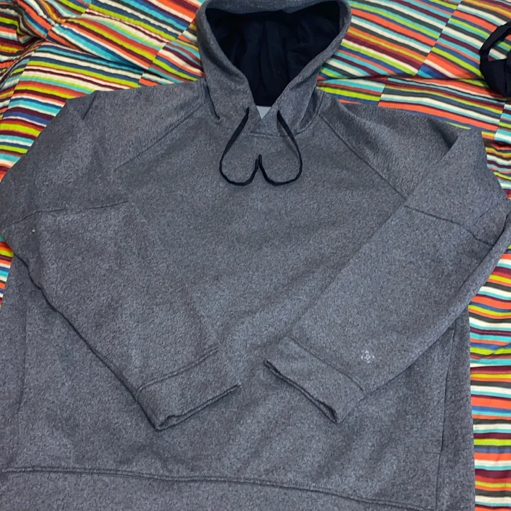 Beautiful Lululemon long sleeve men’s hoodie, size 2XL crisp, logo,fast shipping